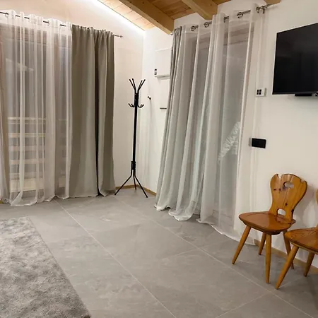 Maison Ginclo' 公寓 阿亚斯